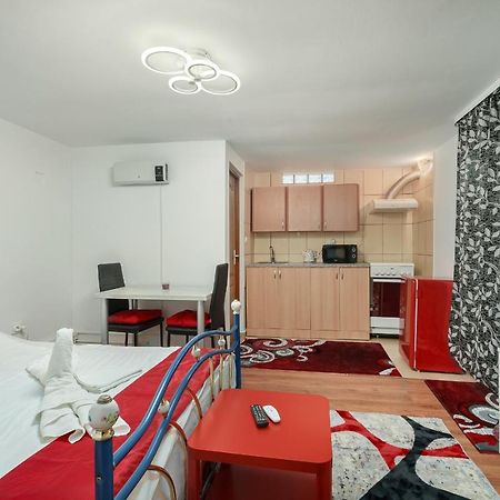 Stone Gate Apartment #3 Bukurešť Exteriér fotografie