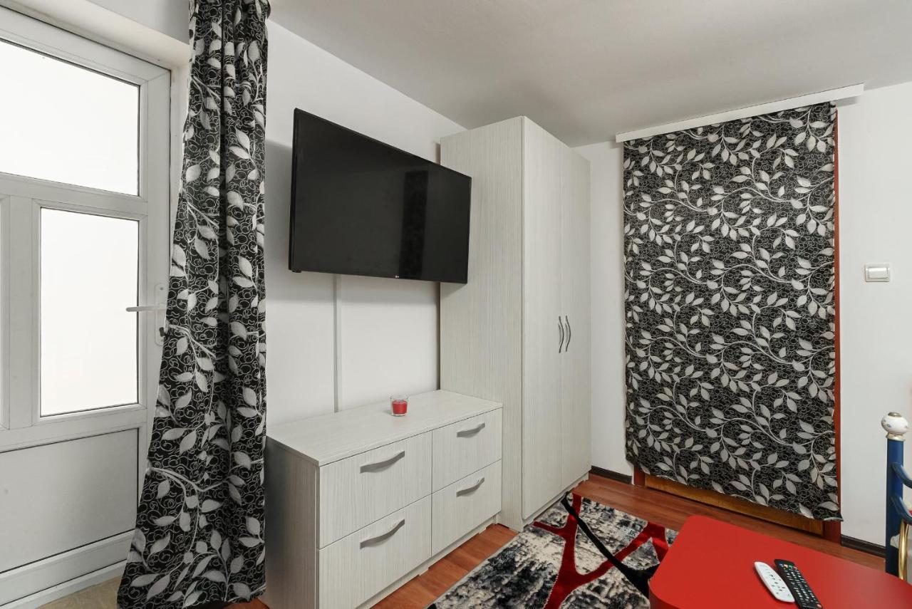 Stone Gate Apartment #3 Bukurešť Exteriér fotografie